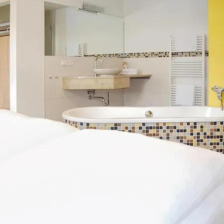 アパート Burg Rothenklempenow